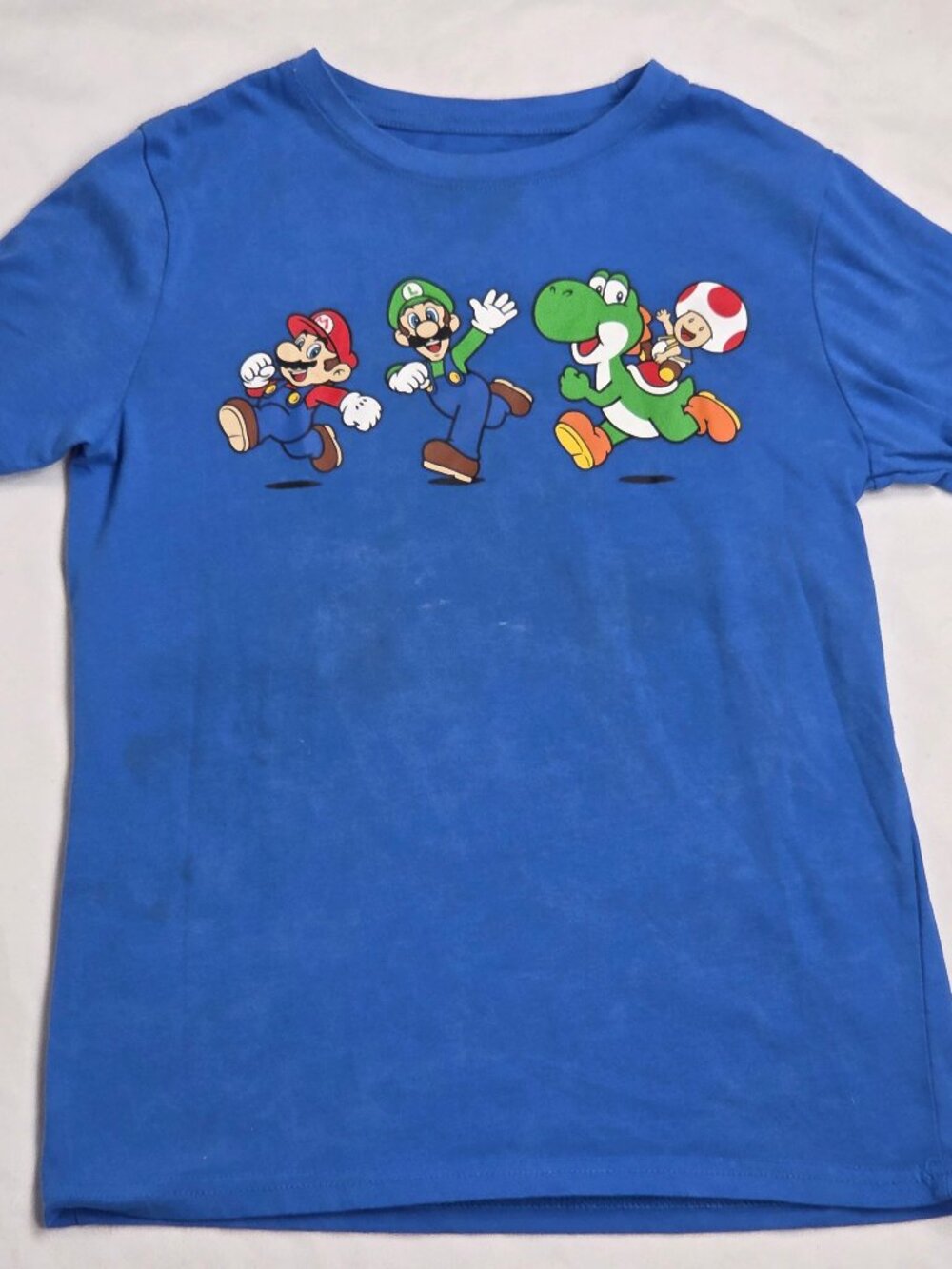 Nintendo Super Mario graphic t-shirt boys size M